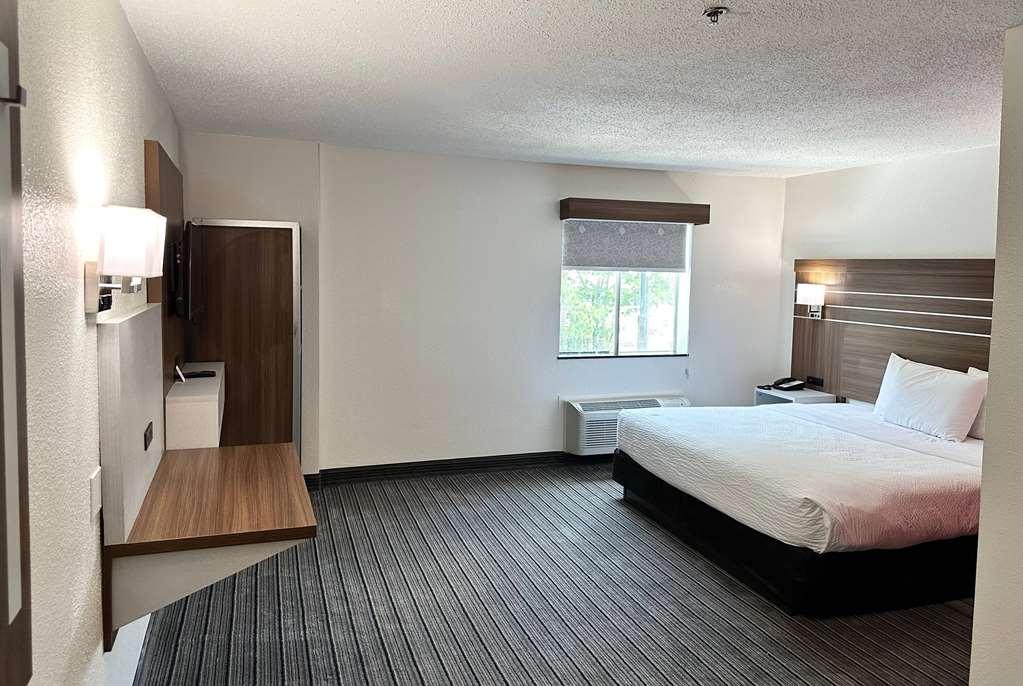 Ramada By Wyndham Lithia Springs Atlanta Hotel Room photo