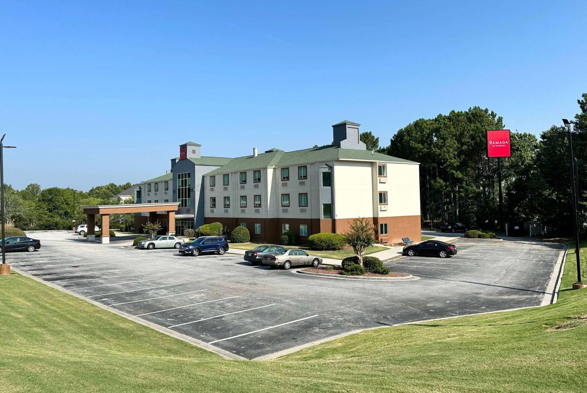 Ramada By Wyndham Lithia Springs Atlanta Hotel Exterior photo