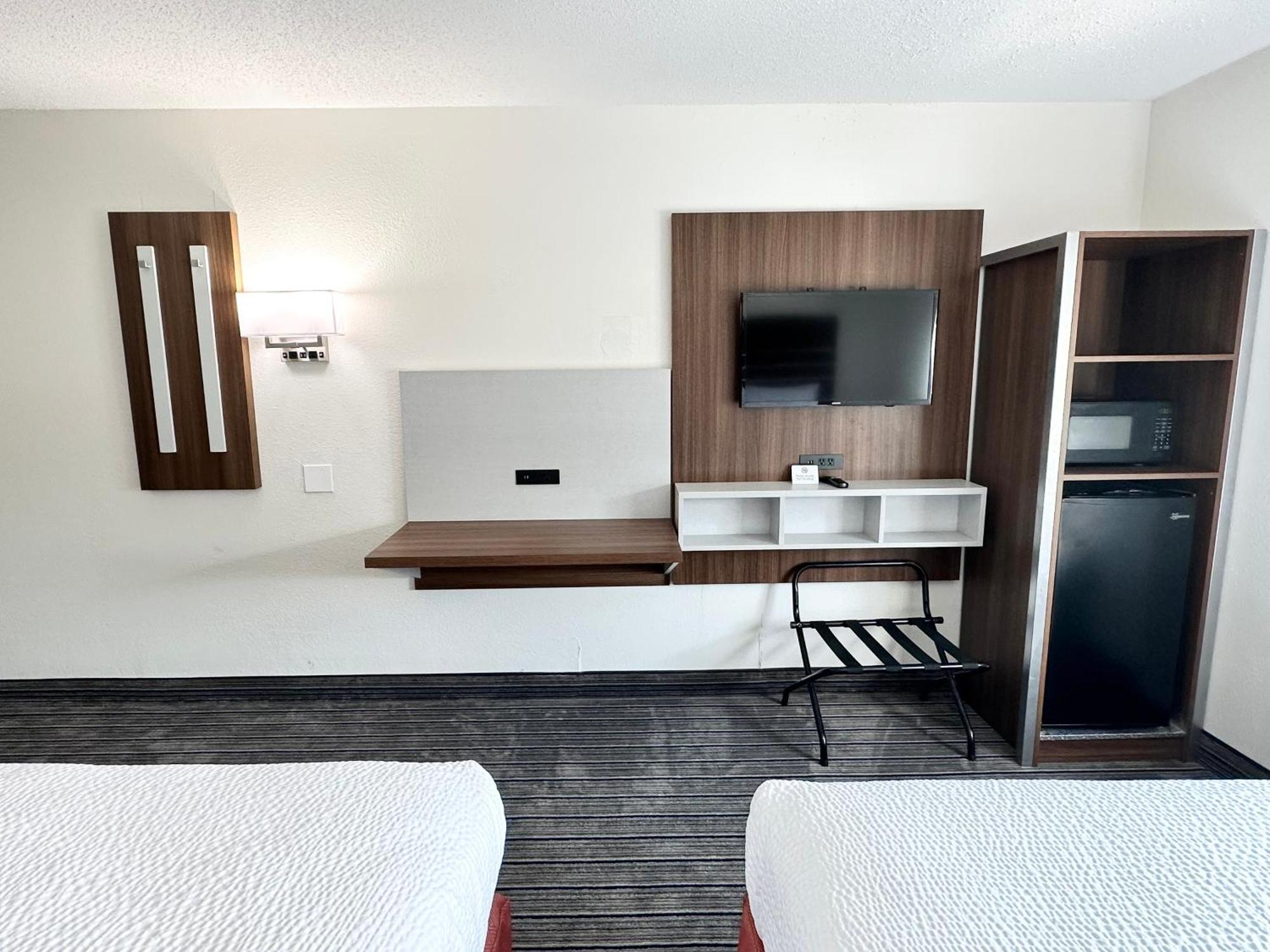 Ramada By Wyndham Lithia Springs Atlanta Hotel Exterior photo
