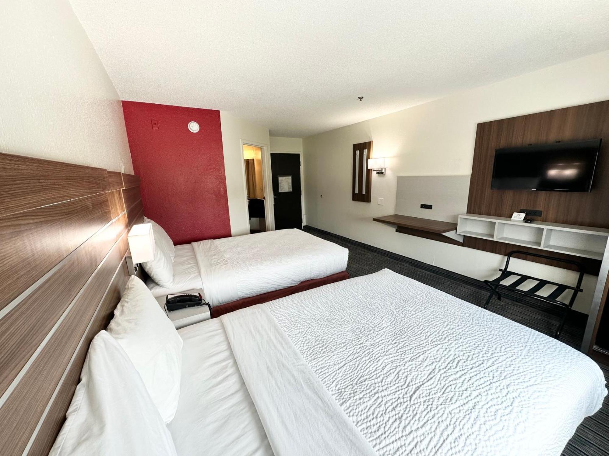 Ramada By Wyndham Lithia Springs Atlanta Hotel Exterior photo