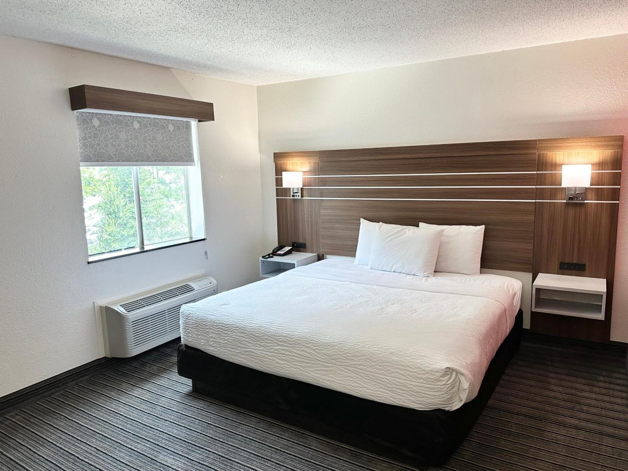 Ramada By Wyndham Lithia Springs Atlanta Hotel Exterior photo